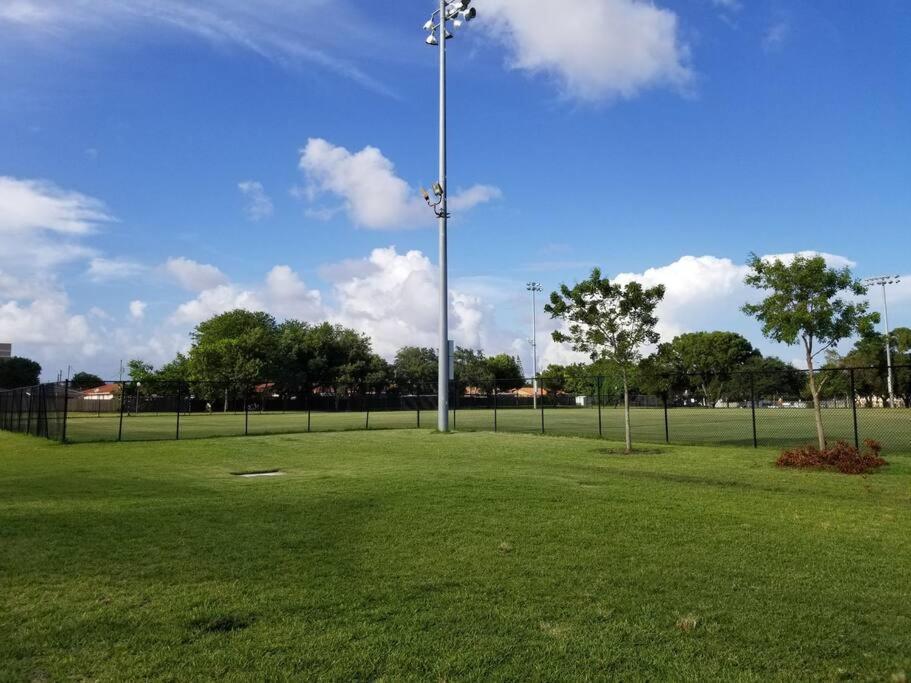 My Lovely Home In Miami 15 Minutes From The Beach المظهر الخارجي الصورة